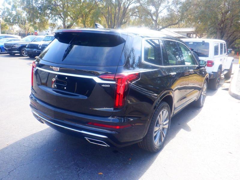 Cadillac XT6  2021