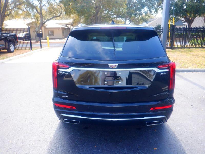 Cadillac XT6  2021