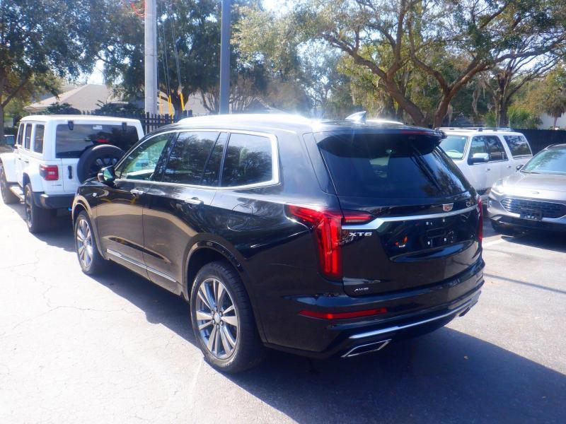 Cadillac XT6  2021