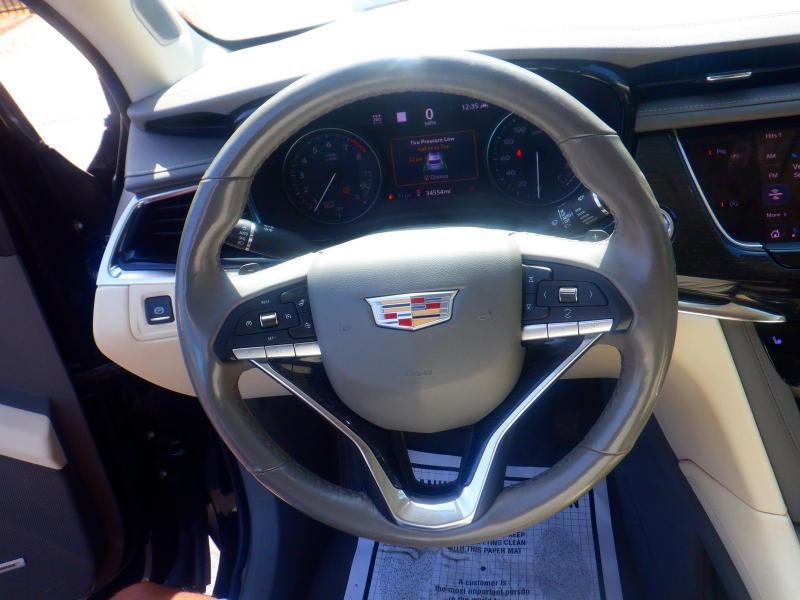 Cadillac XT6  2021