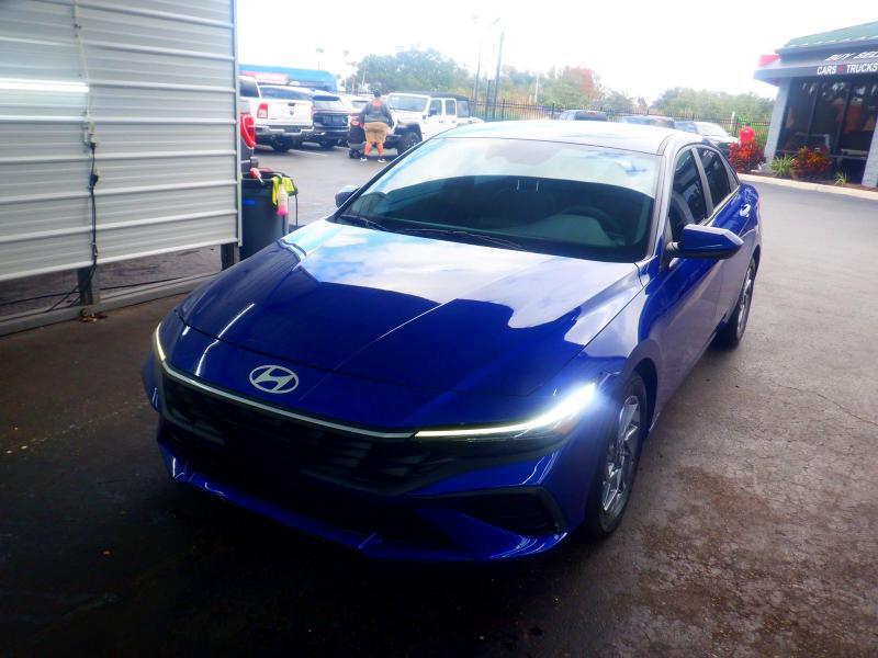 Hyundai Elantra SEL 2024