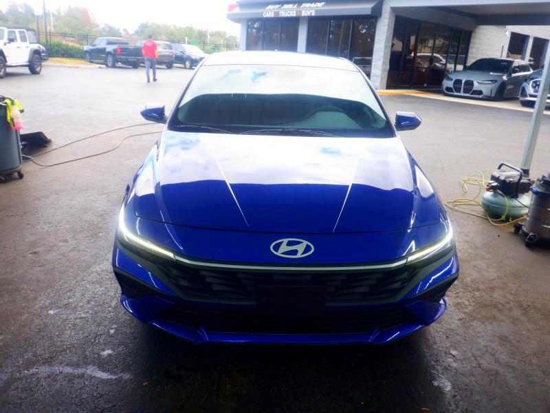 Hyundai Elantra SEL 2024
