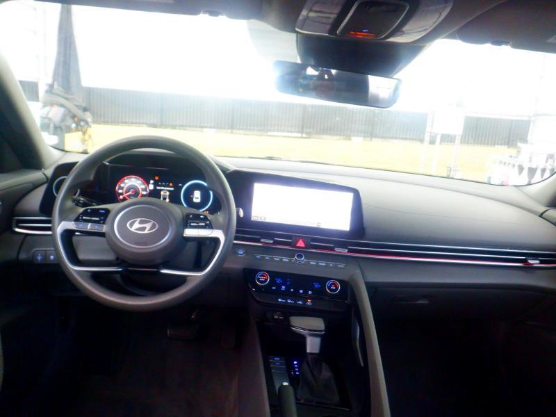 Hyundai Elantra SEL 2024