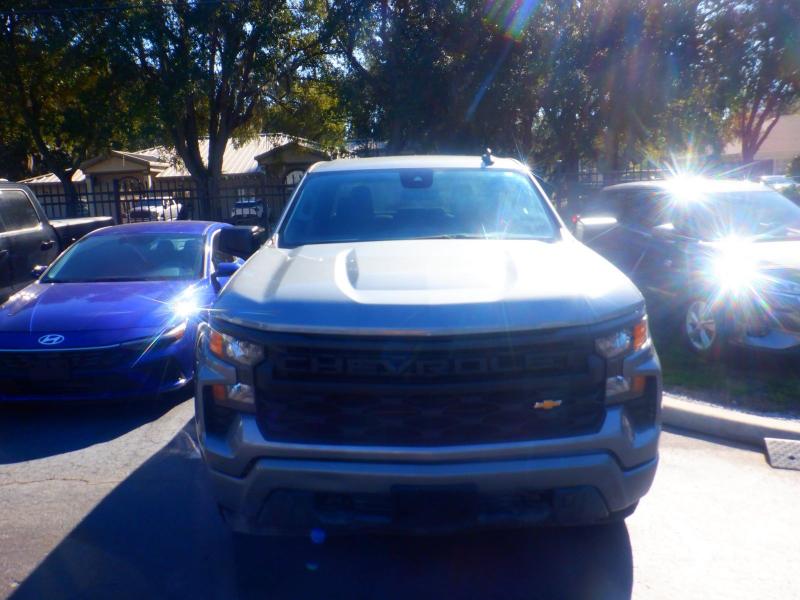 Chevrolet Silverado 1500 Custom Crew Cab 4WD 2023