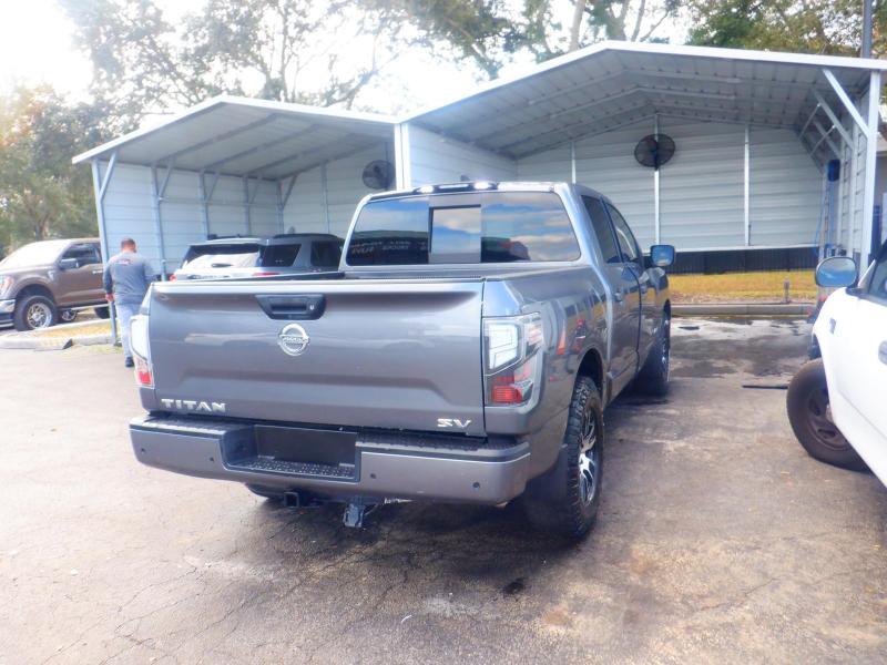Nissan Titan  2022