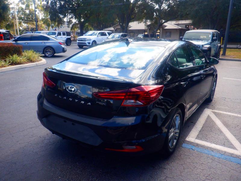 Hyundai Elantra SEL 2020