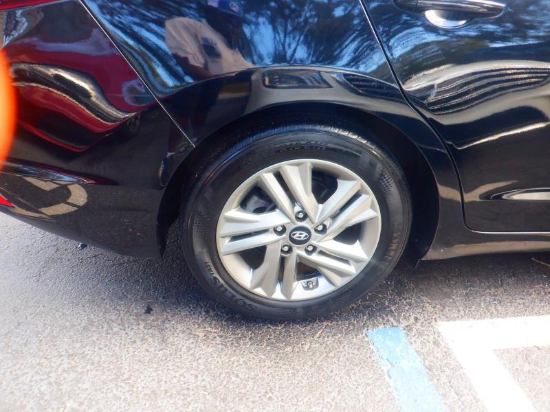 Hyundai Elantra SEL 2020