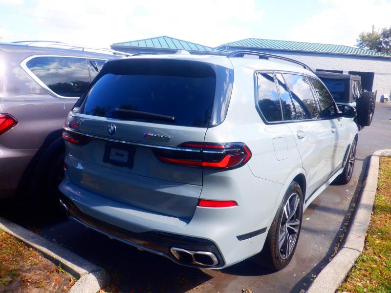 BMW X7 M60i 2024