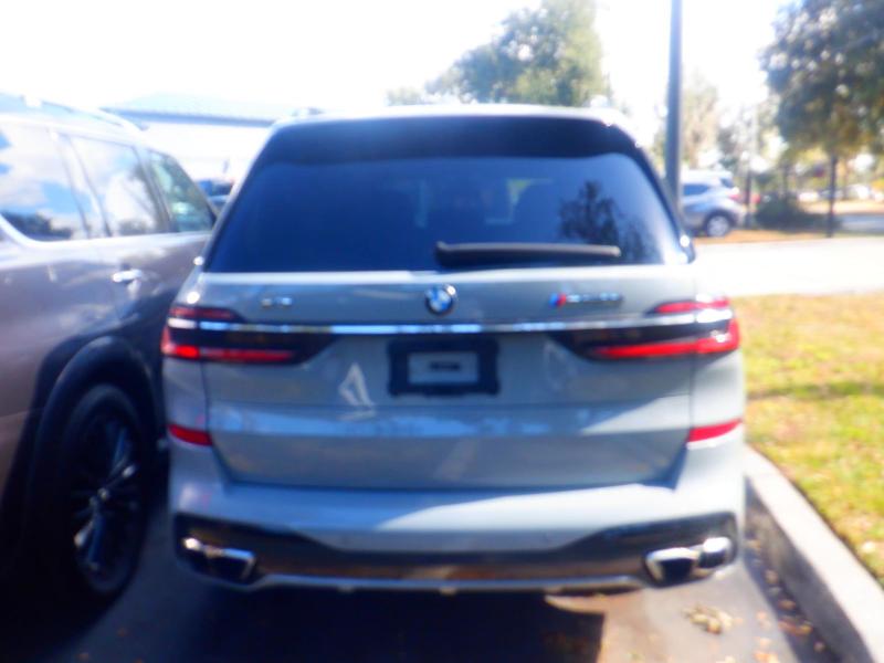 BMW X7 M60i 2024