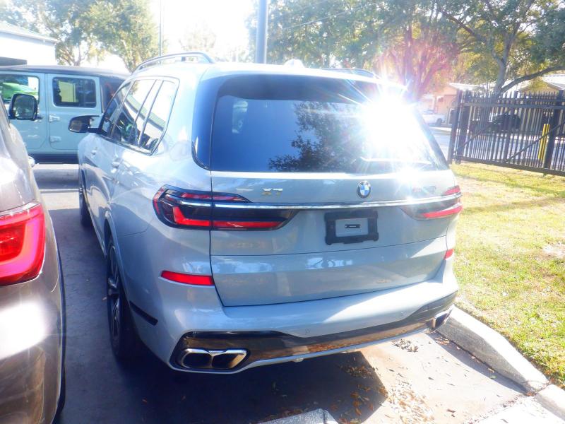 BMW X7 M60i 2024