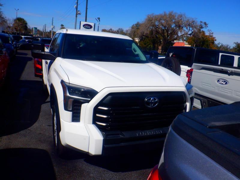 Toyota Tundra  2022
