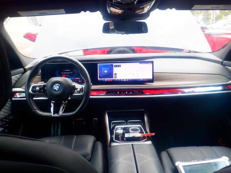 BMW i7  2024