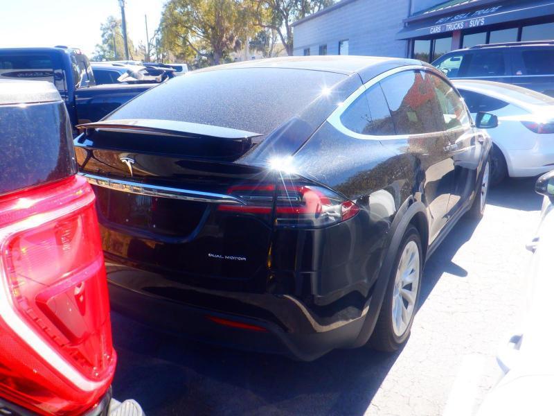 Tesla Model X Long Range 2021