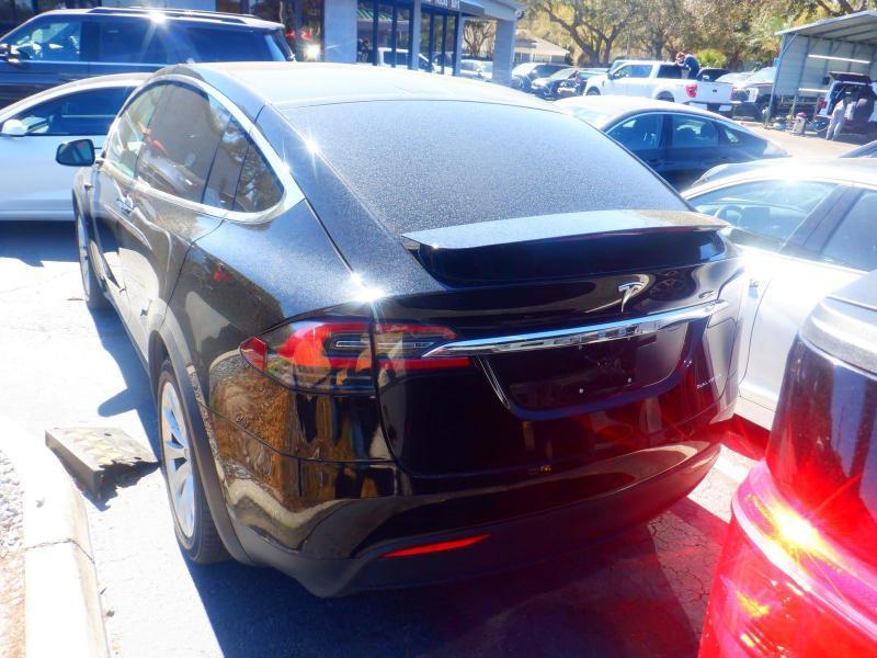 Tesla Model X Long Range 2021