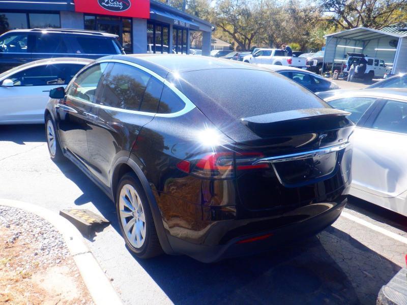 Tesla Model X Long Range 2021