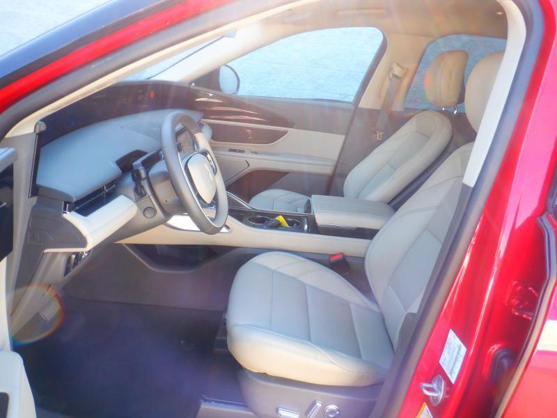 Lincoln Nautilus Premiere AWD 2025