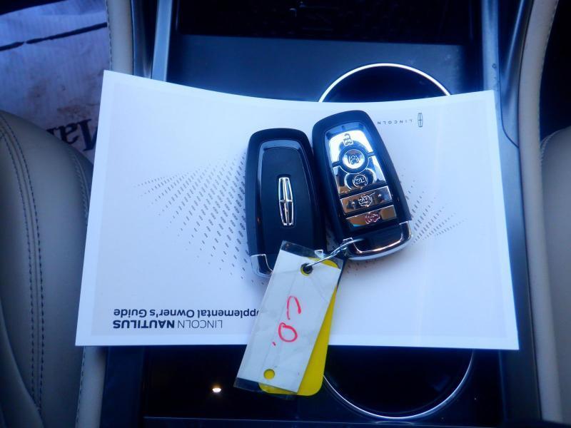 Lincoln Nautilus Premiere AWD 2025