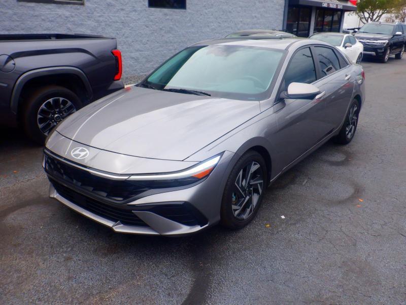 Hyundai Elantra Limited 2024