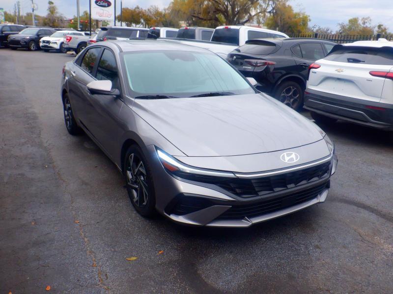 Hyundai Elantra Limited 2024