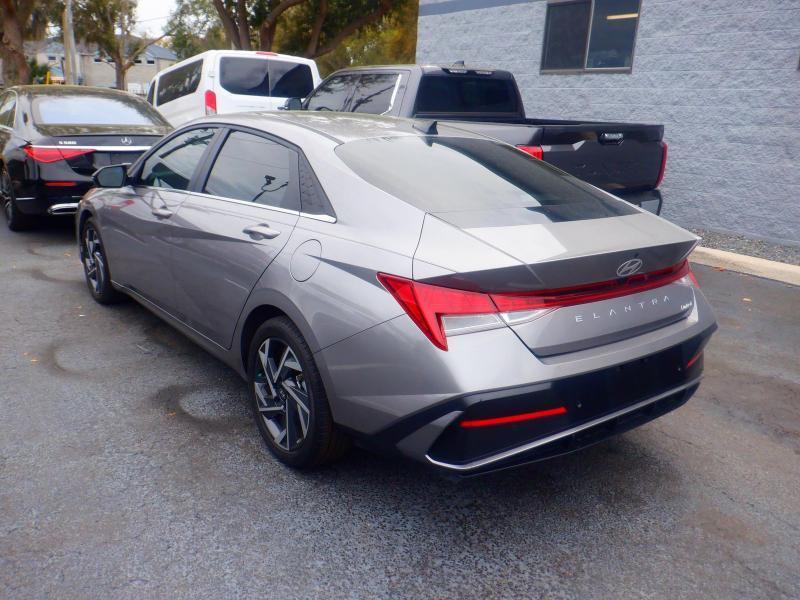 Hyundai Elantra Limited 2024