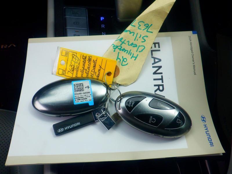 Hyundai Elantra Limited 2024