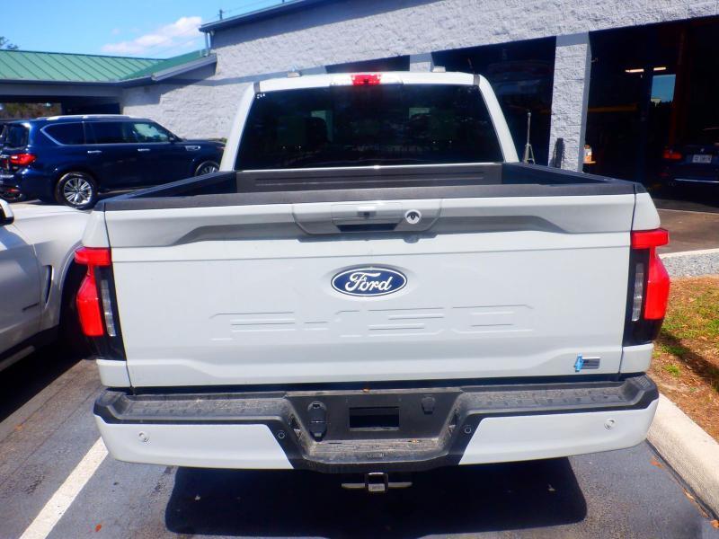 Ford F-150 Lightning  2024