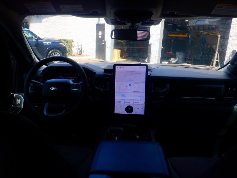 Ford F-150 Lightning  2024