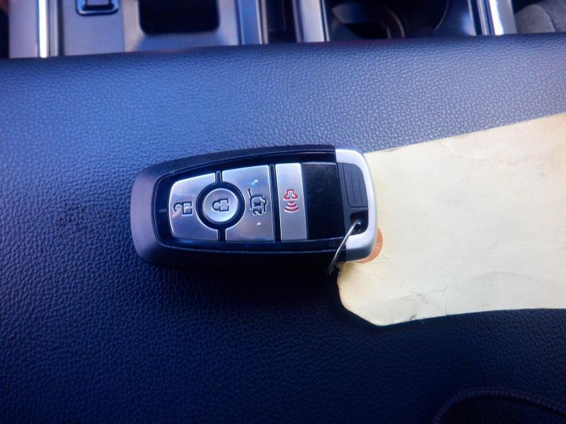 Ford F-150 Lightning  2024