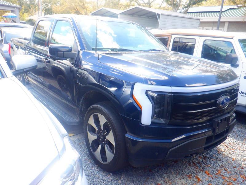 Ford F-150 Lightning  2023