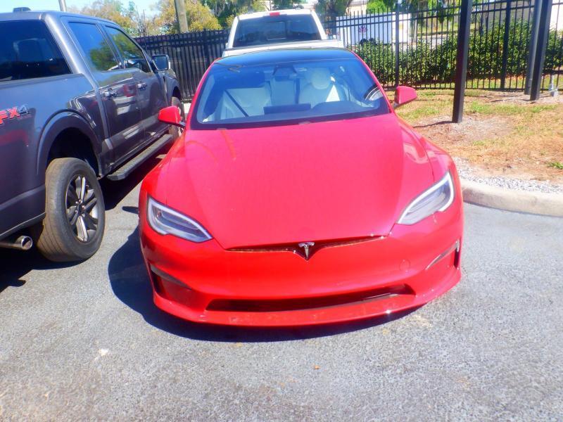 Tesla Model S  2022
