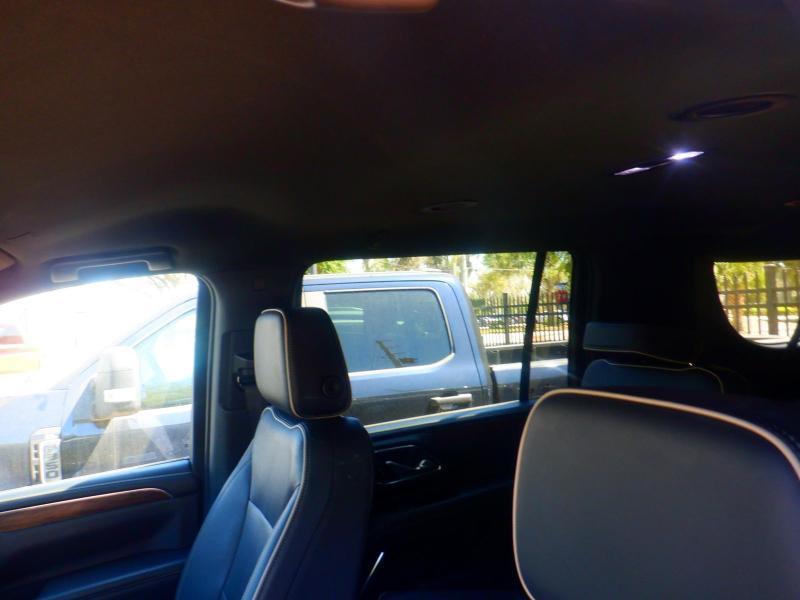 Chevrolet Suburban  2023