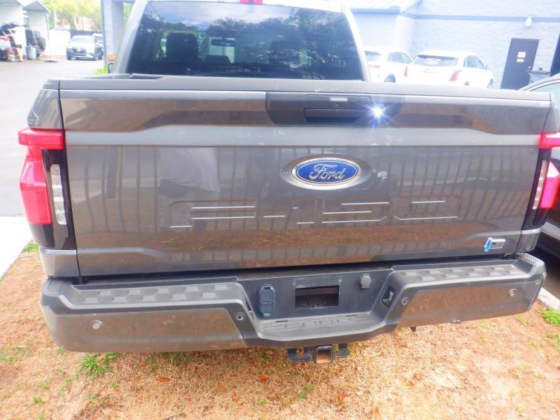 Ford F-150 Lightning  2023