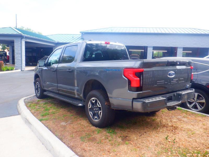 Ford F-150 Lightning  2023