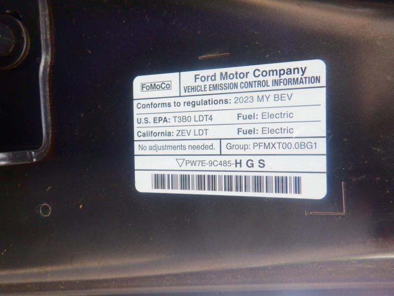 Ford F-150 Lightning  2023