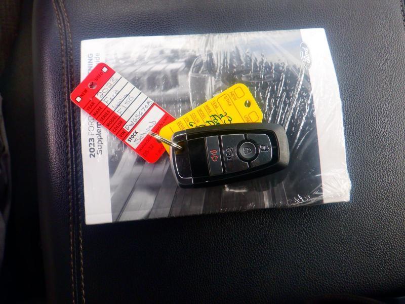 Ford F-150 Lightning  2023