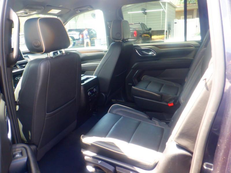 Chevrolet Suburban  2023