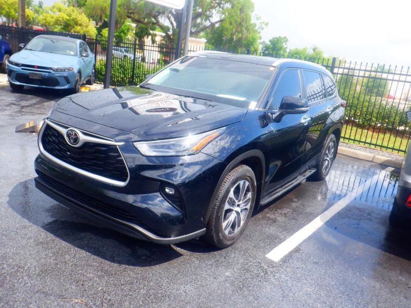 Toyota Highlander XLE 2023