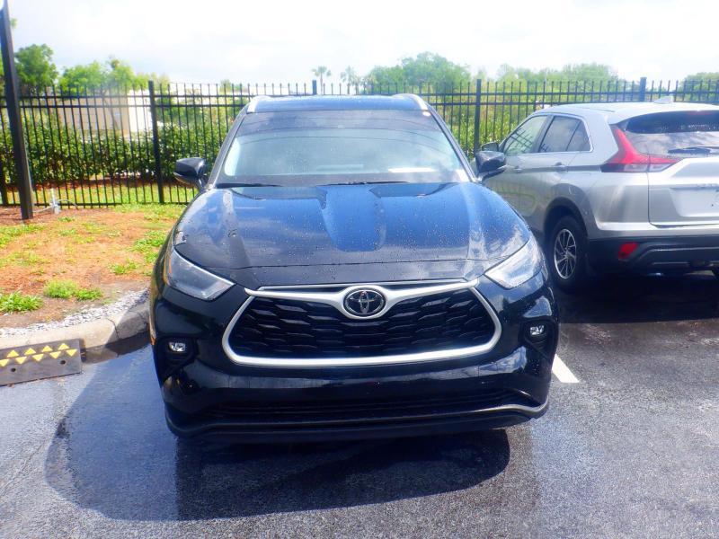 Toyota Highlander XLE 2023