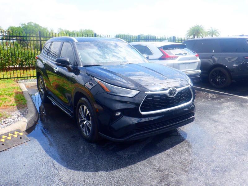 Toyota Highlander XLE 2023
