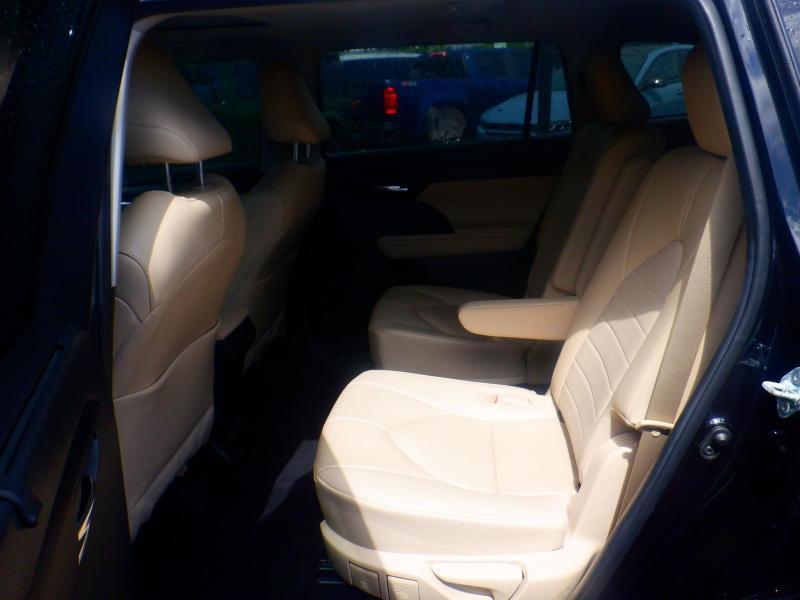 Toyota Highlander XLE 2023