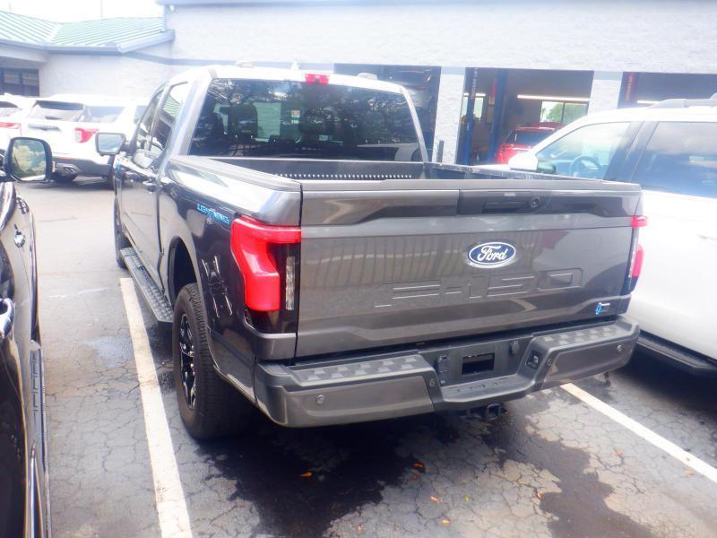 Ford F-150 Lightning  2025
