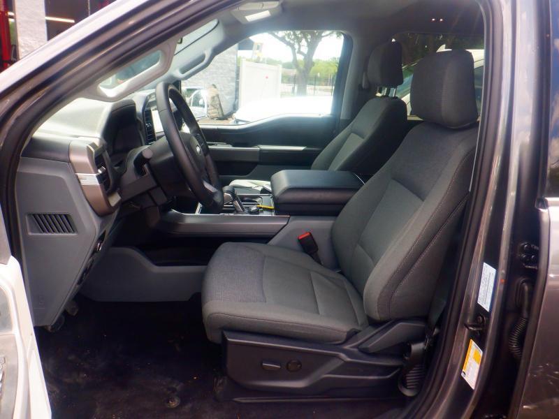 Ford F-150 Lightning  2025