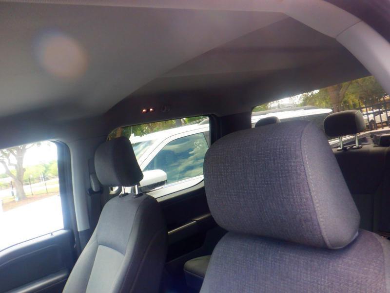 Ford F-150 Lightning  2025