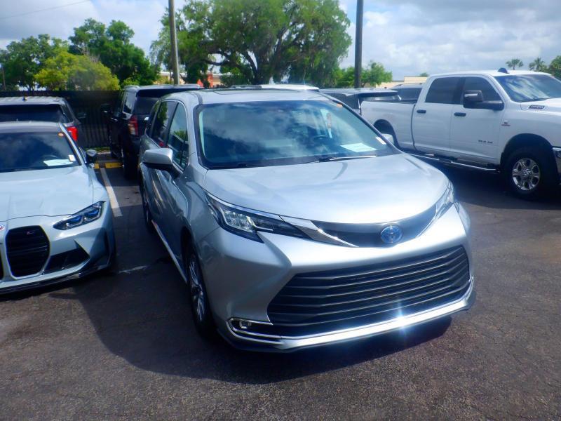 Toyota Sienna XLE 7-Passenger AWD 2023