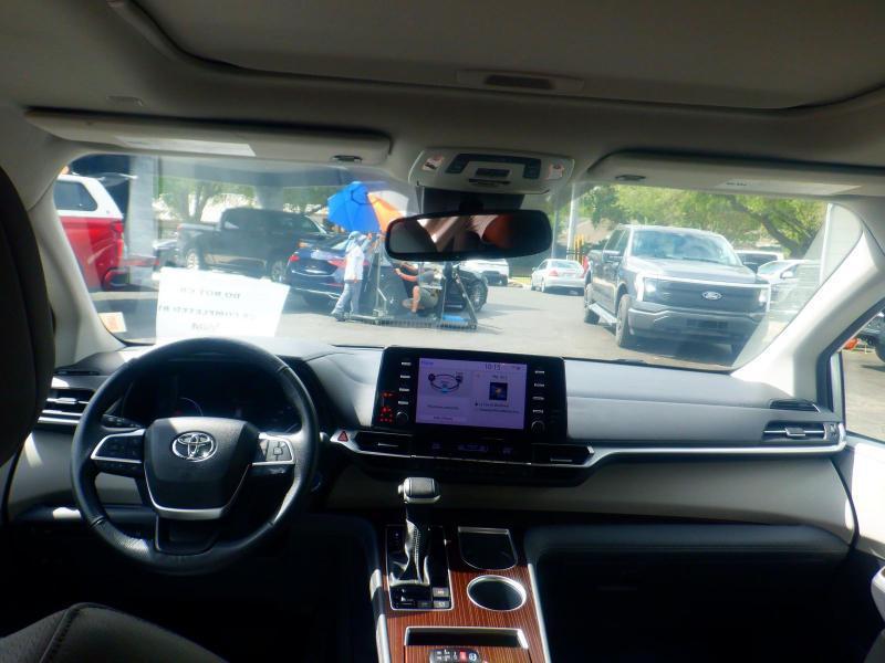 Toyota Sienna XLE 7-Passenger AWD 2023