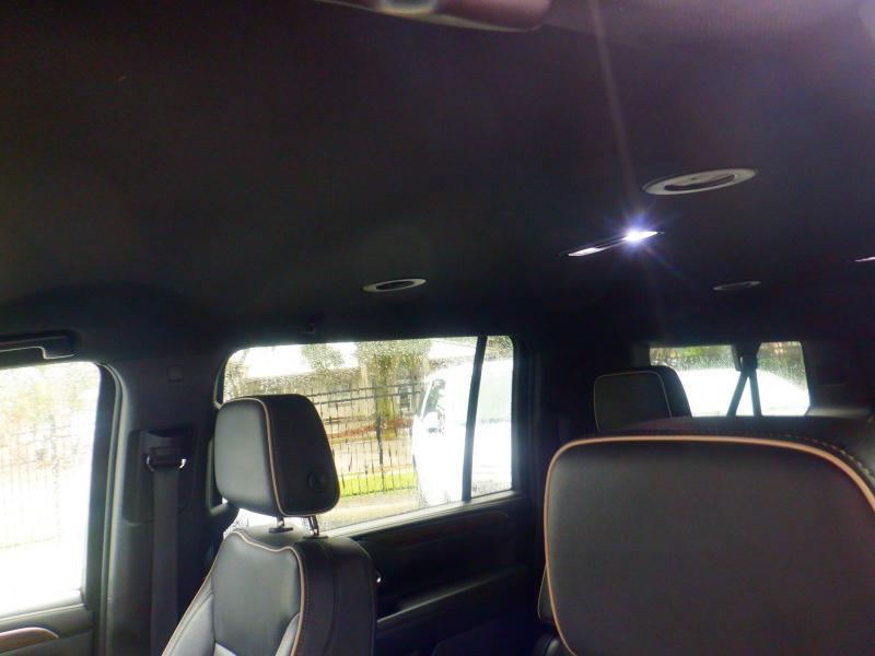 Chevrolet Suburban  2023