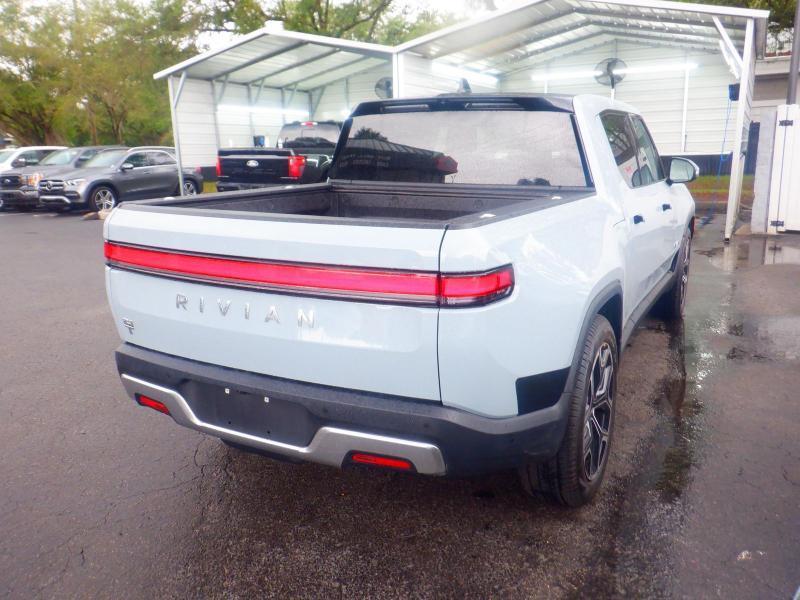 Rivian R1T  2024