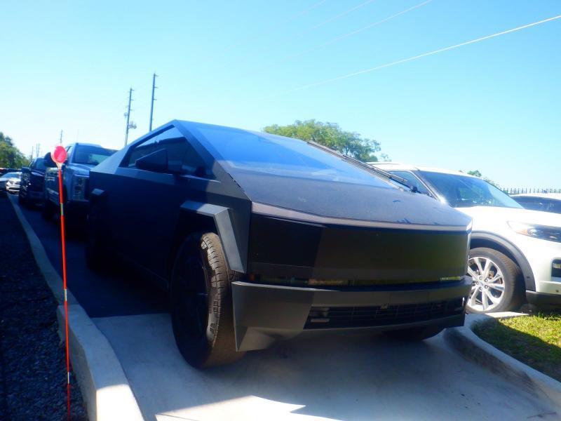 Tesla Cybertruck  2024