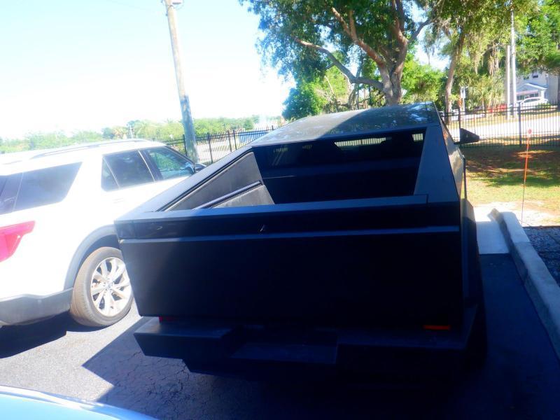 Tesla Cybertruck  2024