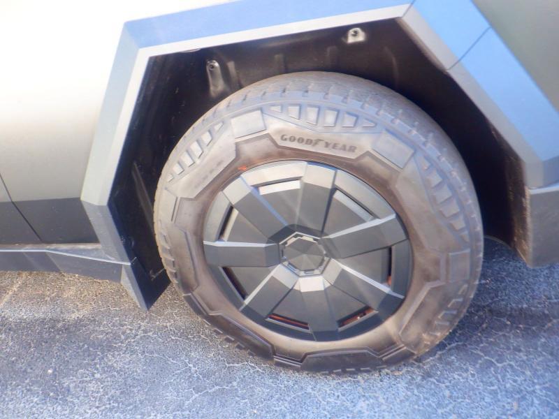 Tesla Cybertruck  2024